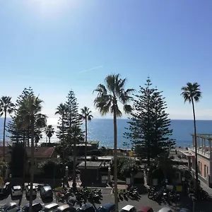 https://suite-sul-lungomare.hotelitalianriviera.com